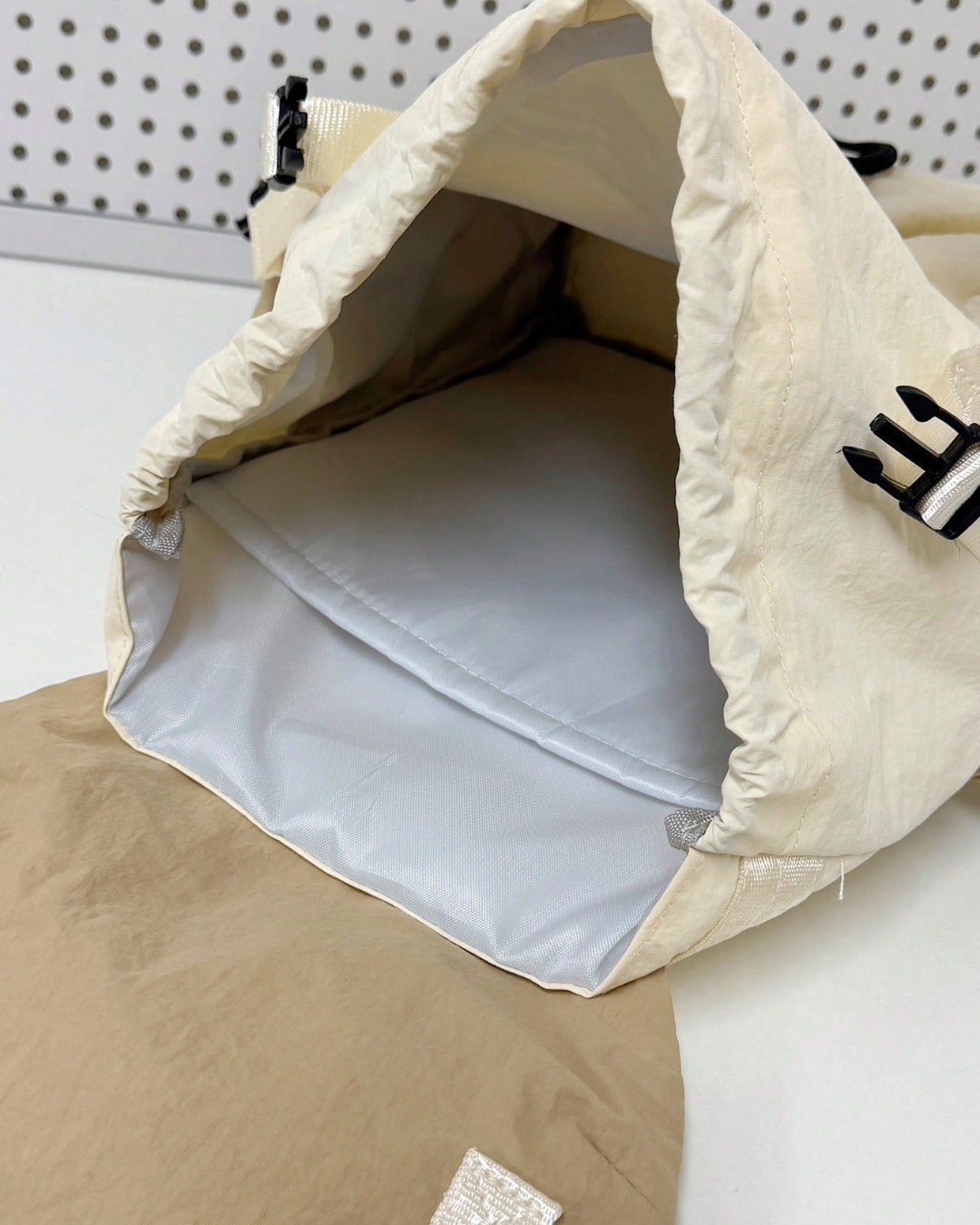 Adidas Trefoil Utility Drawstring Backpack (Beige/Off-White)