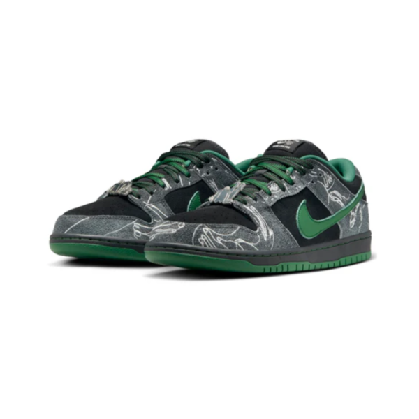Nike x There Skateboard SB Dunk Low Pro ‘Anthracite Gorge Green’