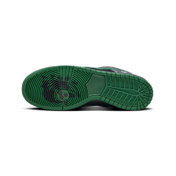 Nike x There Skateboard SB Dunk Low Pro ‘Anthracite Gorge Green’